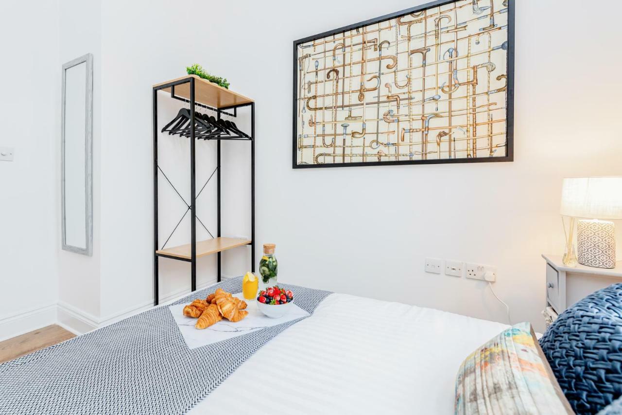 Bright & Spacious 4Beds Home - Kensington High Street-Olympia 伦敦 外观 照片